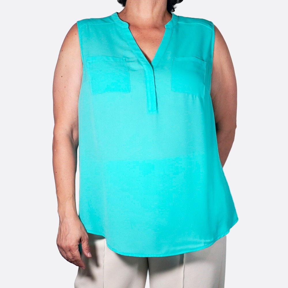Torrid Georgette Aqua Turquoise Blouse Sleeveless Split Neck Top Plus Size 1X XL